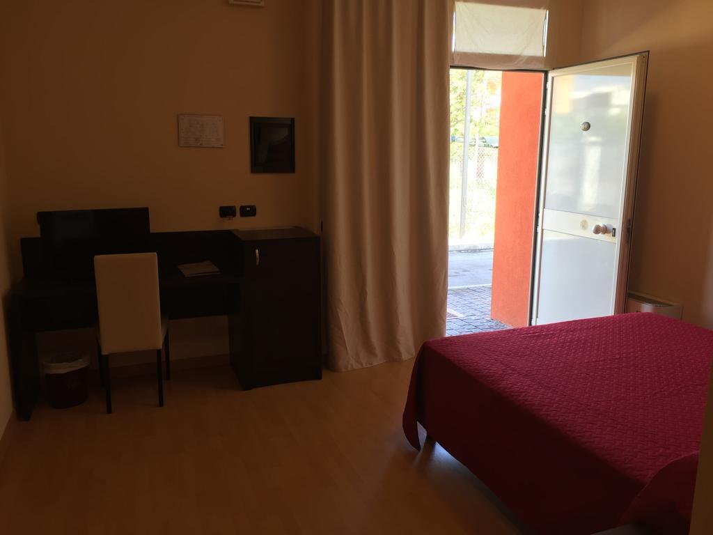 Hotel Motel Galaxy Reggio Emilia Exterior foto